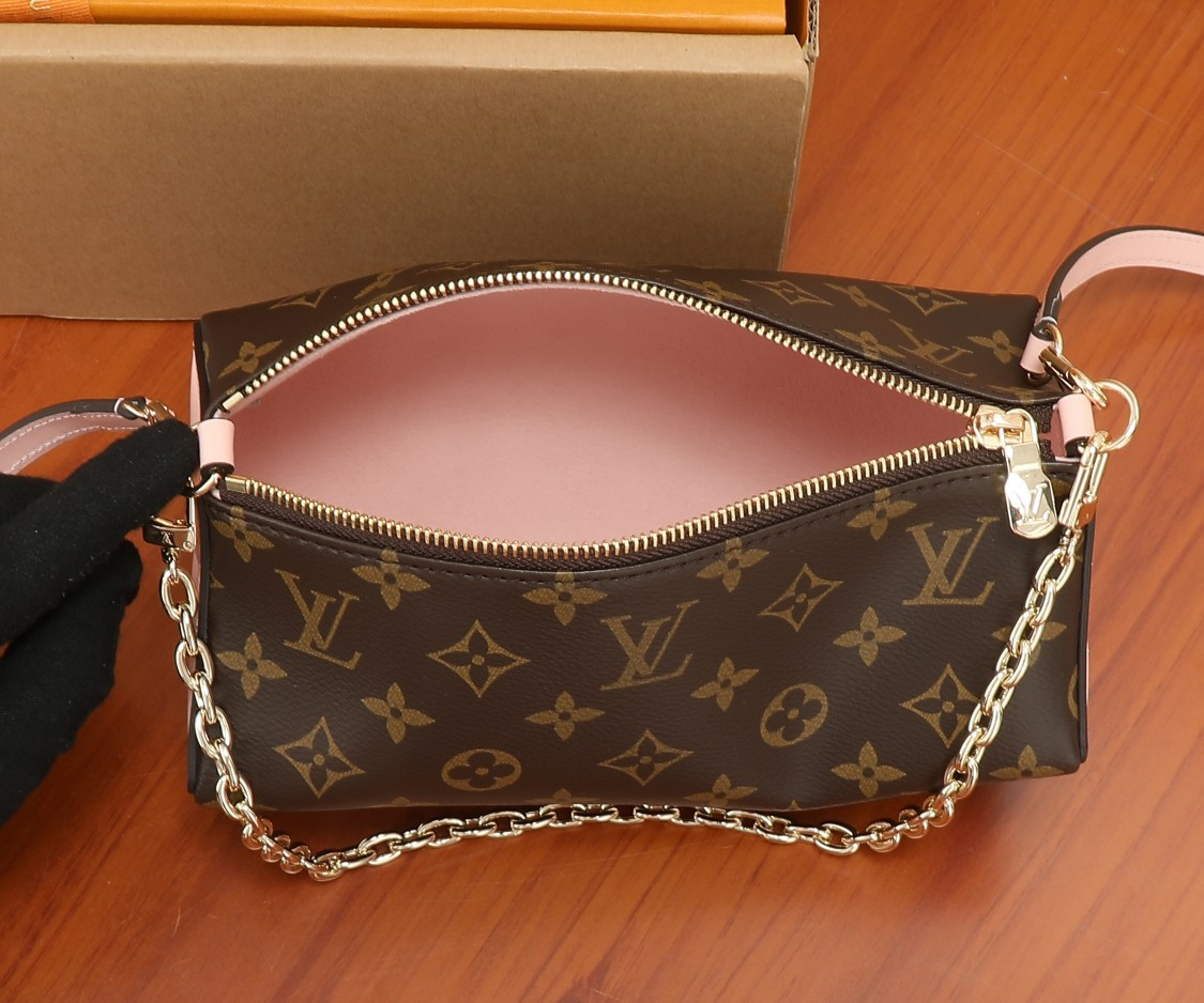 LV Bloom Pouch M11303 22.5x13x13CM
