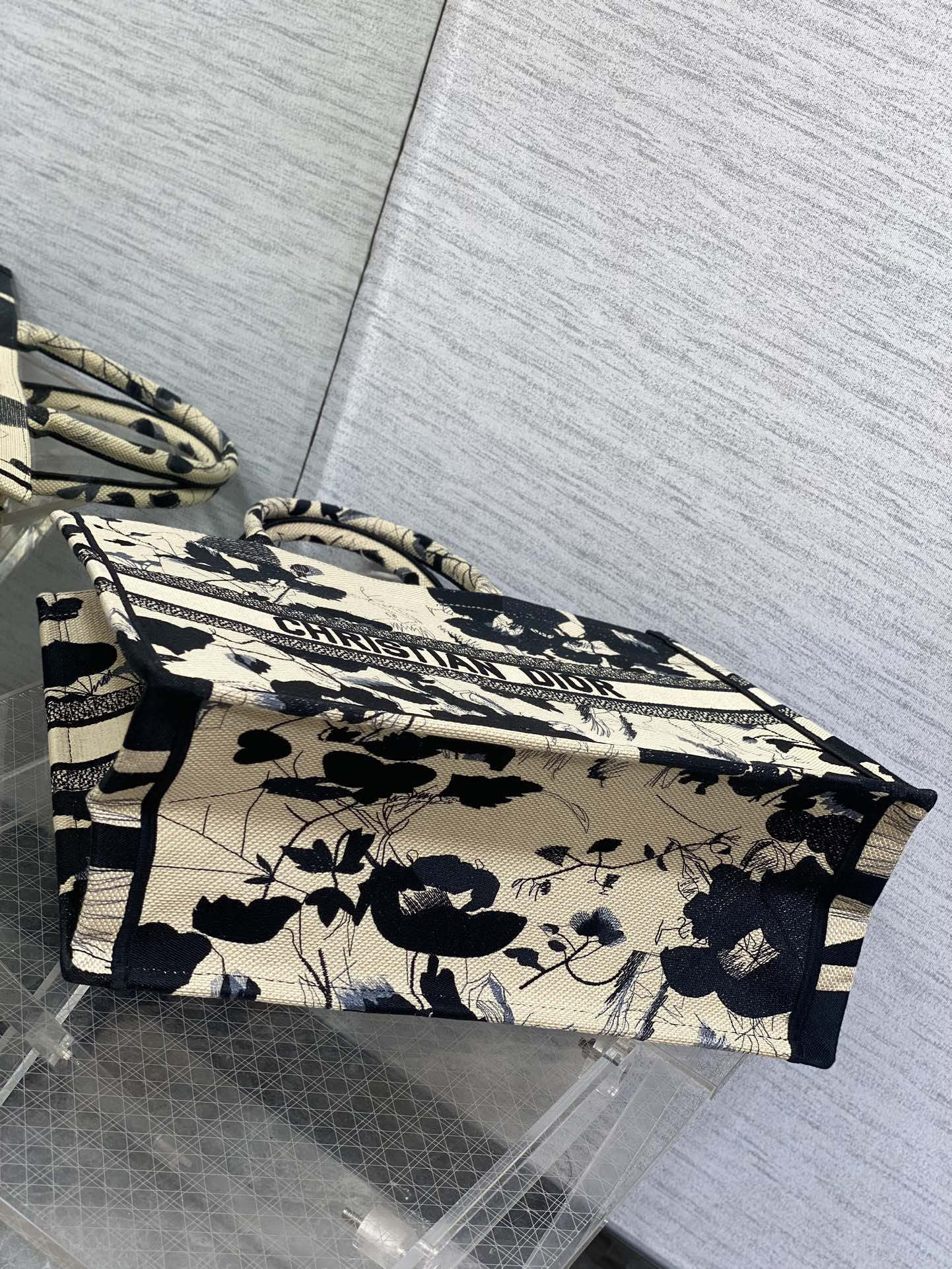 D*or tote 42 x 18 x 35cm
