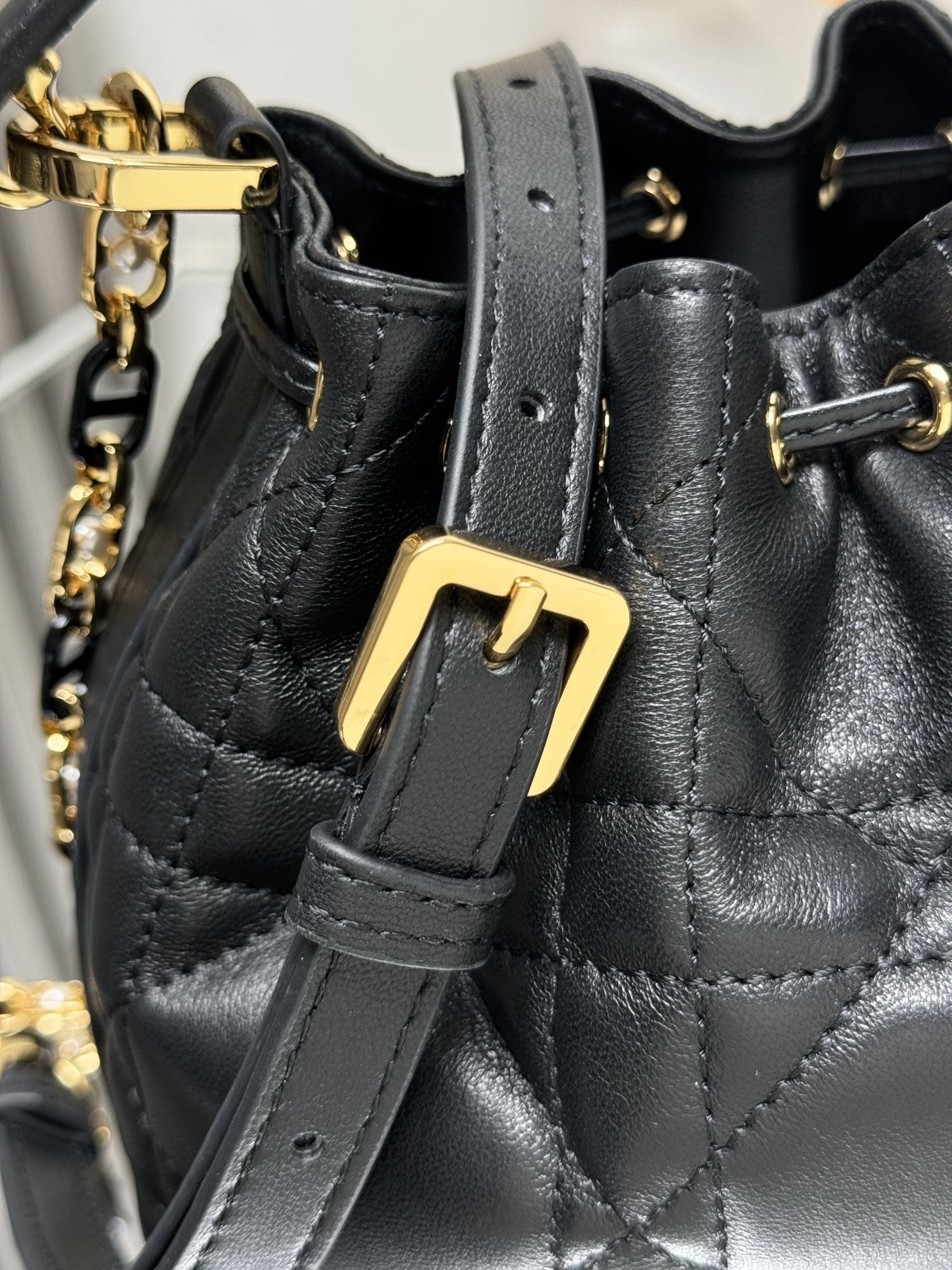 small D*or jolie bucket bag 17 x 16 x 10.5 cm