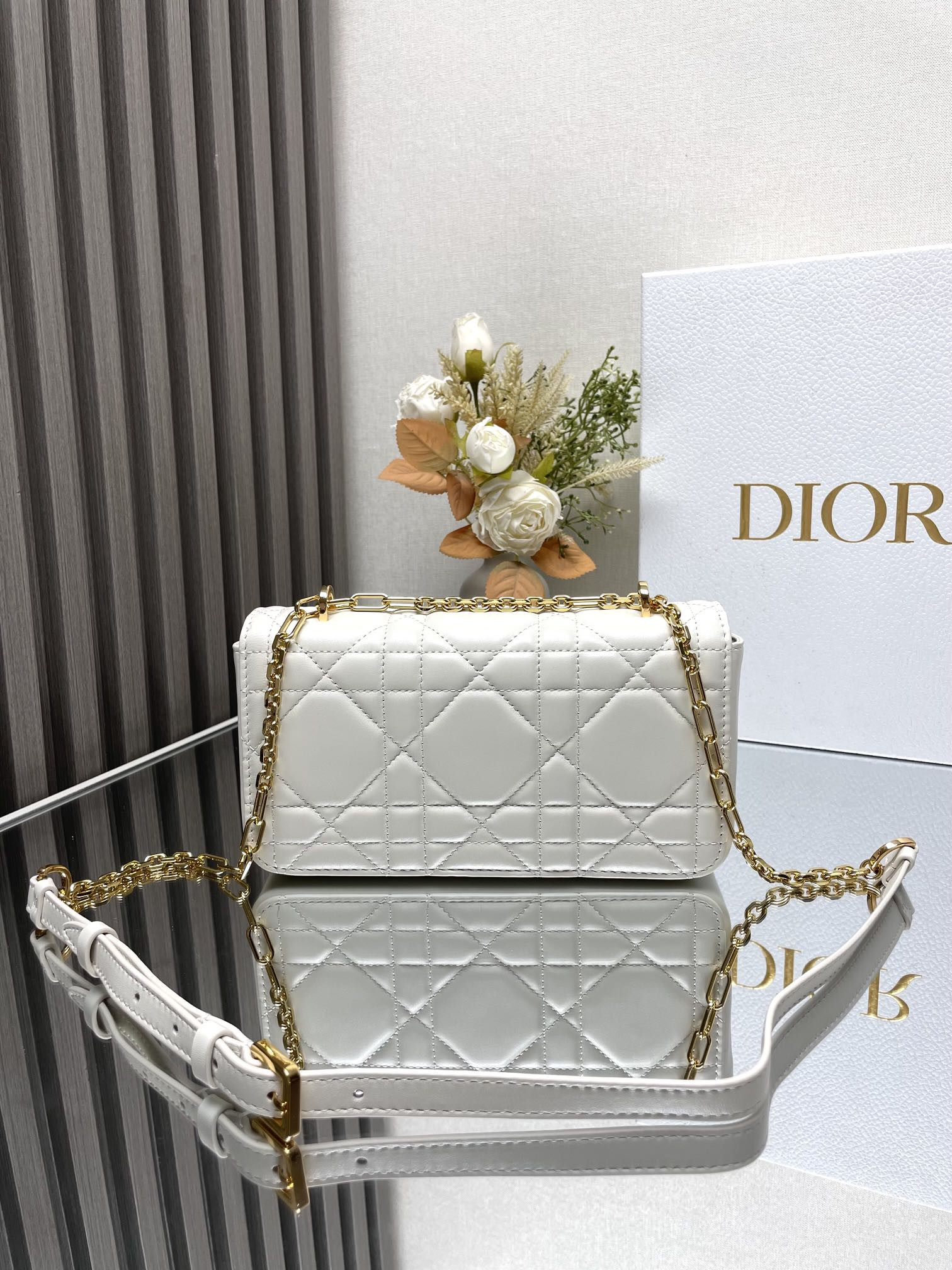 D*or miss daisy mini bag 22 x 12.5 x 4 cm