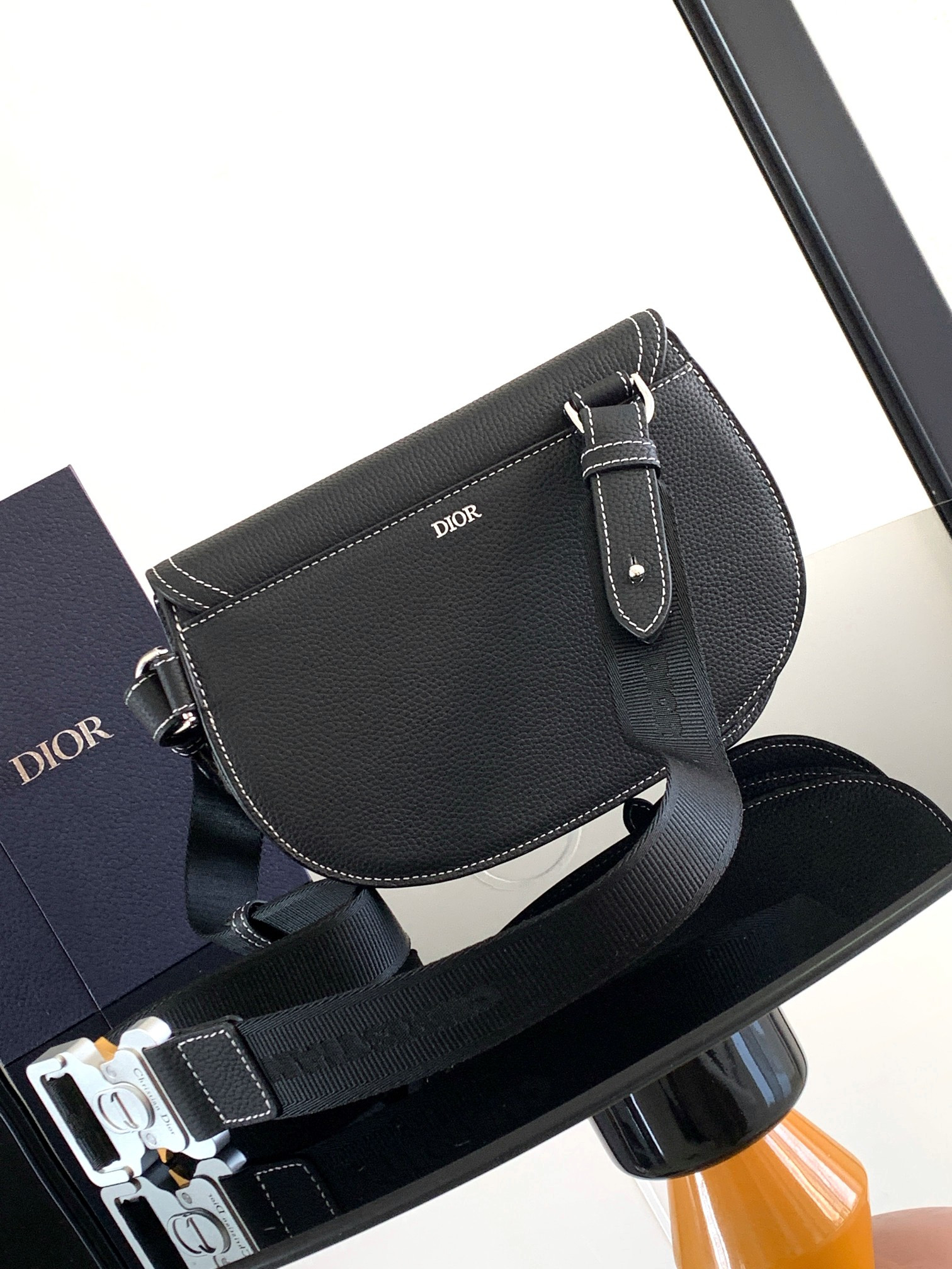 D*or saddle messenger bag 24 x 16.5 x 5.5 cm