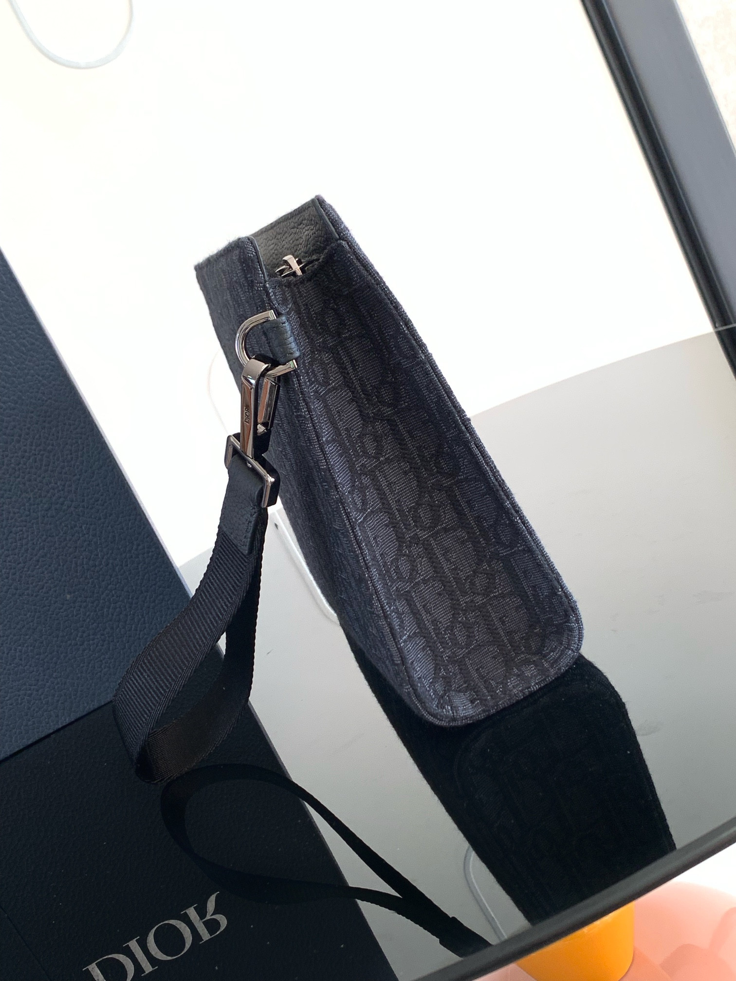 D*or a5 triangle pouch 27 x 19.5 x 6 cm