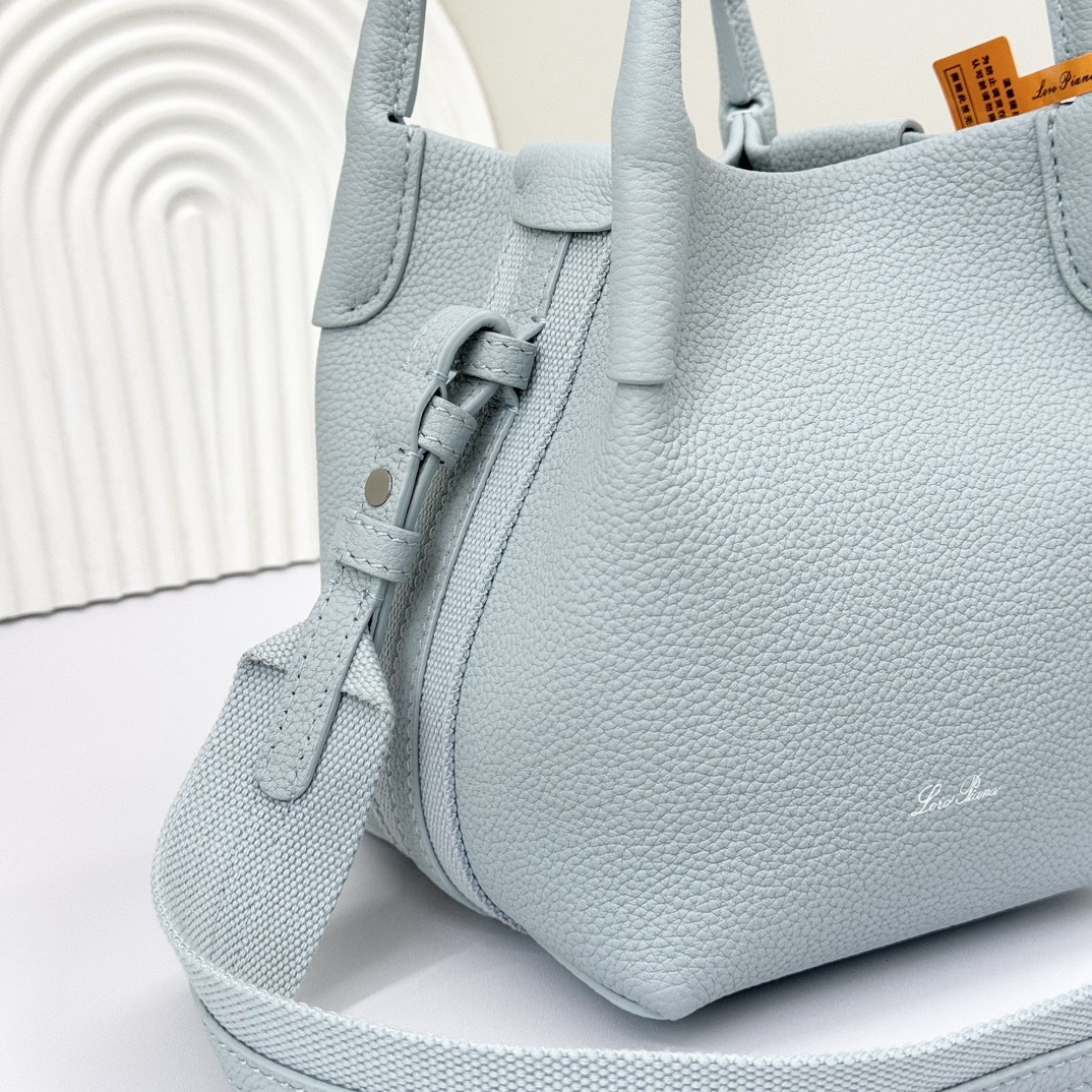 L**o p*ana micro bale bag grained calfskin 23 x 16 x 14 cm