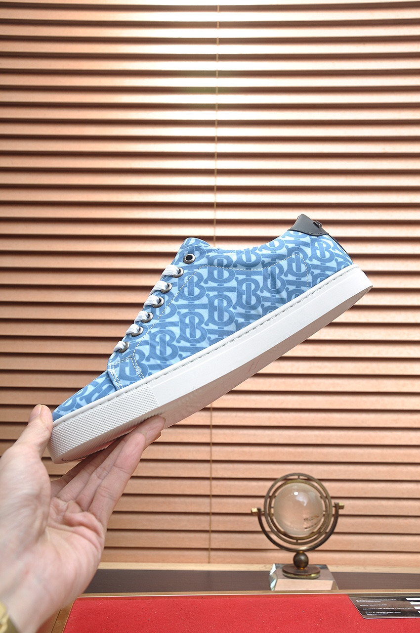 ua B**rry sneakers