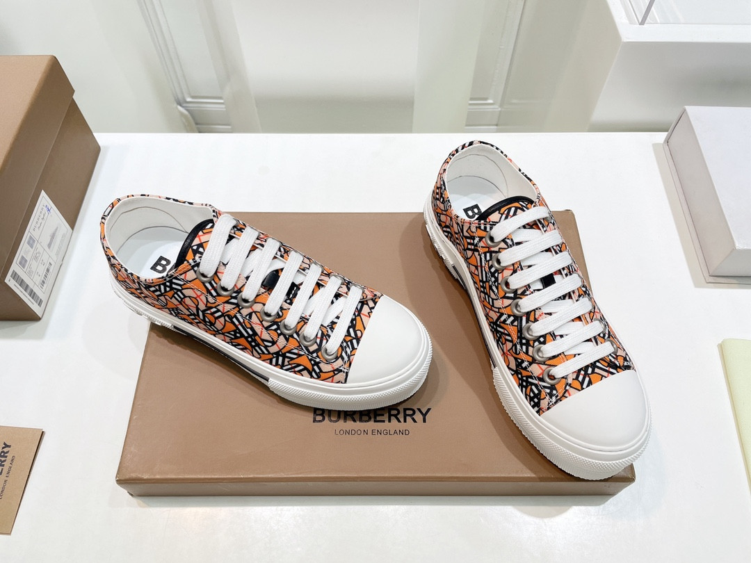 ua B**rry sneakers