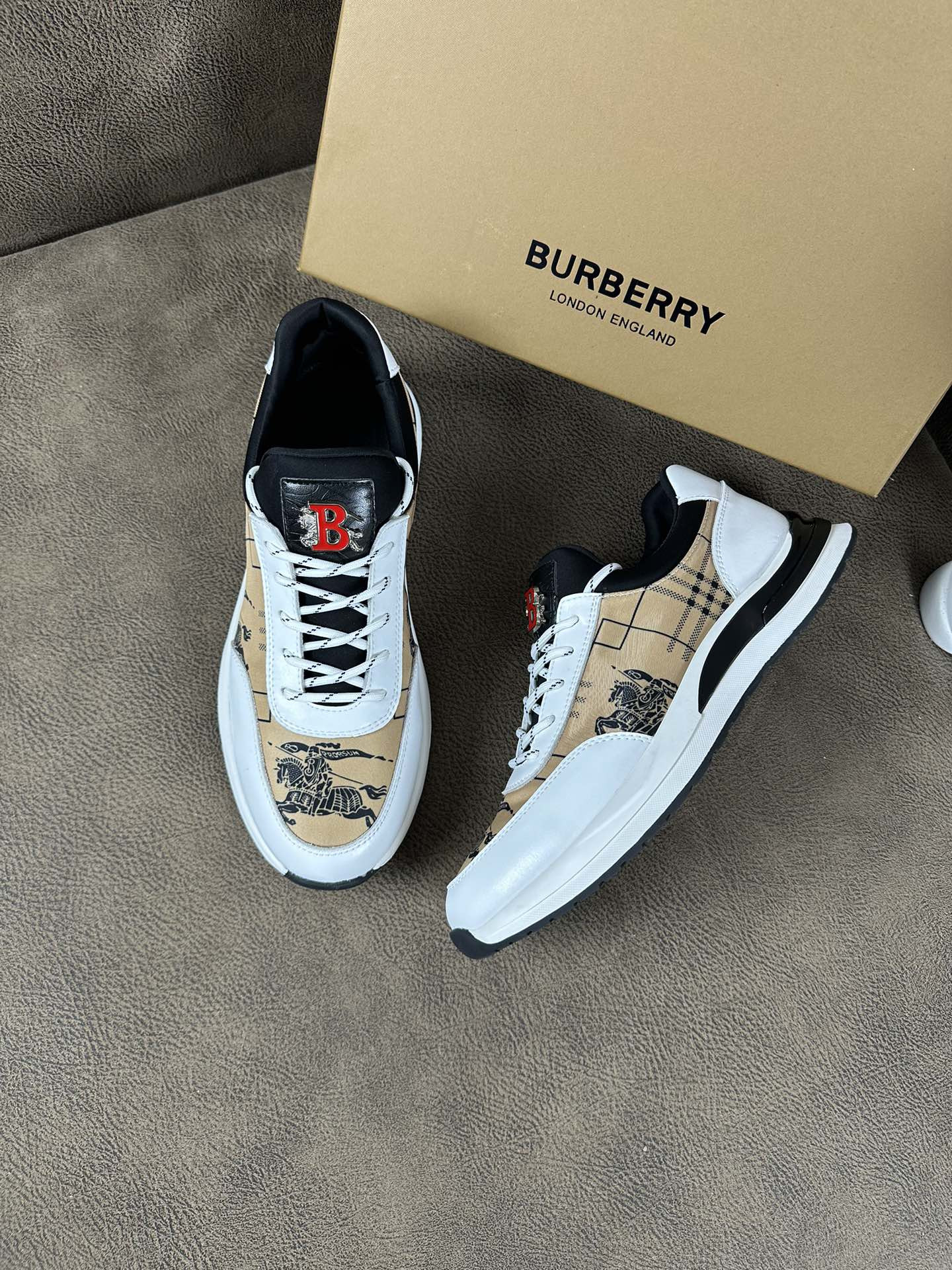 ua B**rry sneakers