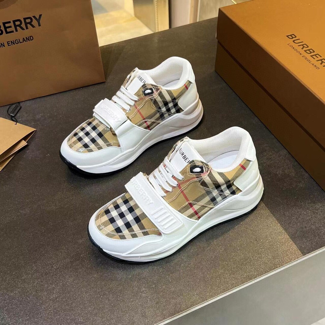 ua B**rry check sneakers