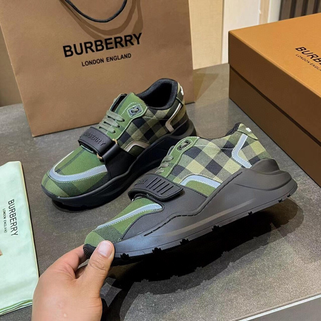 ua B**rry sneakers