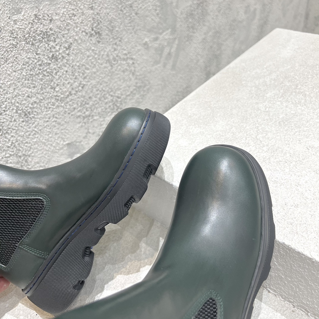 ua B**rry leather creeper chelsea boots