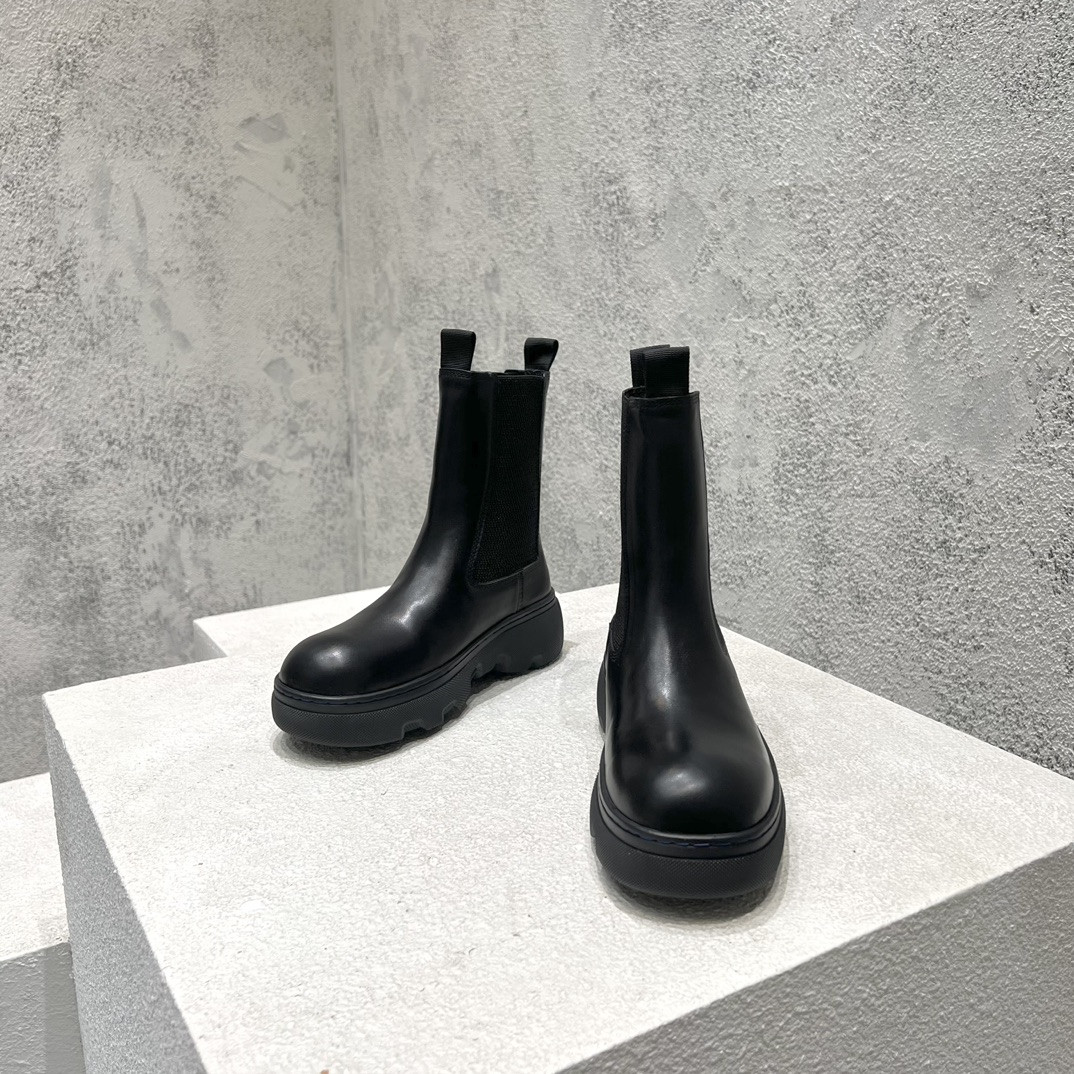 ua B**rry leather creeper chelsea boots