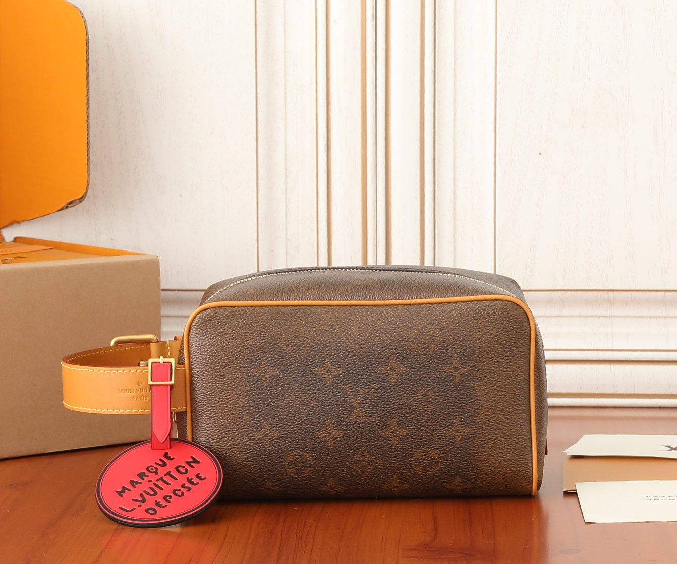 LV Locker Dopp Kit M11765 9.1 x 5.1 x 4.7 inches