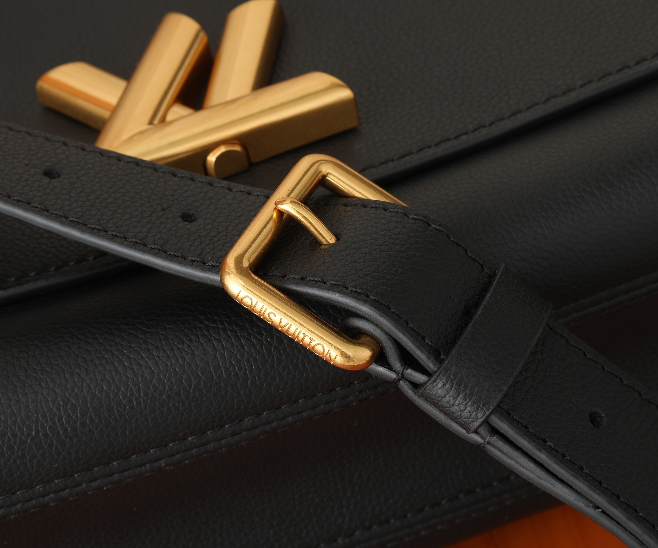 LV Soft Twist M24639 10.6 x 7.5 x 3.5 inches