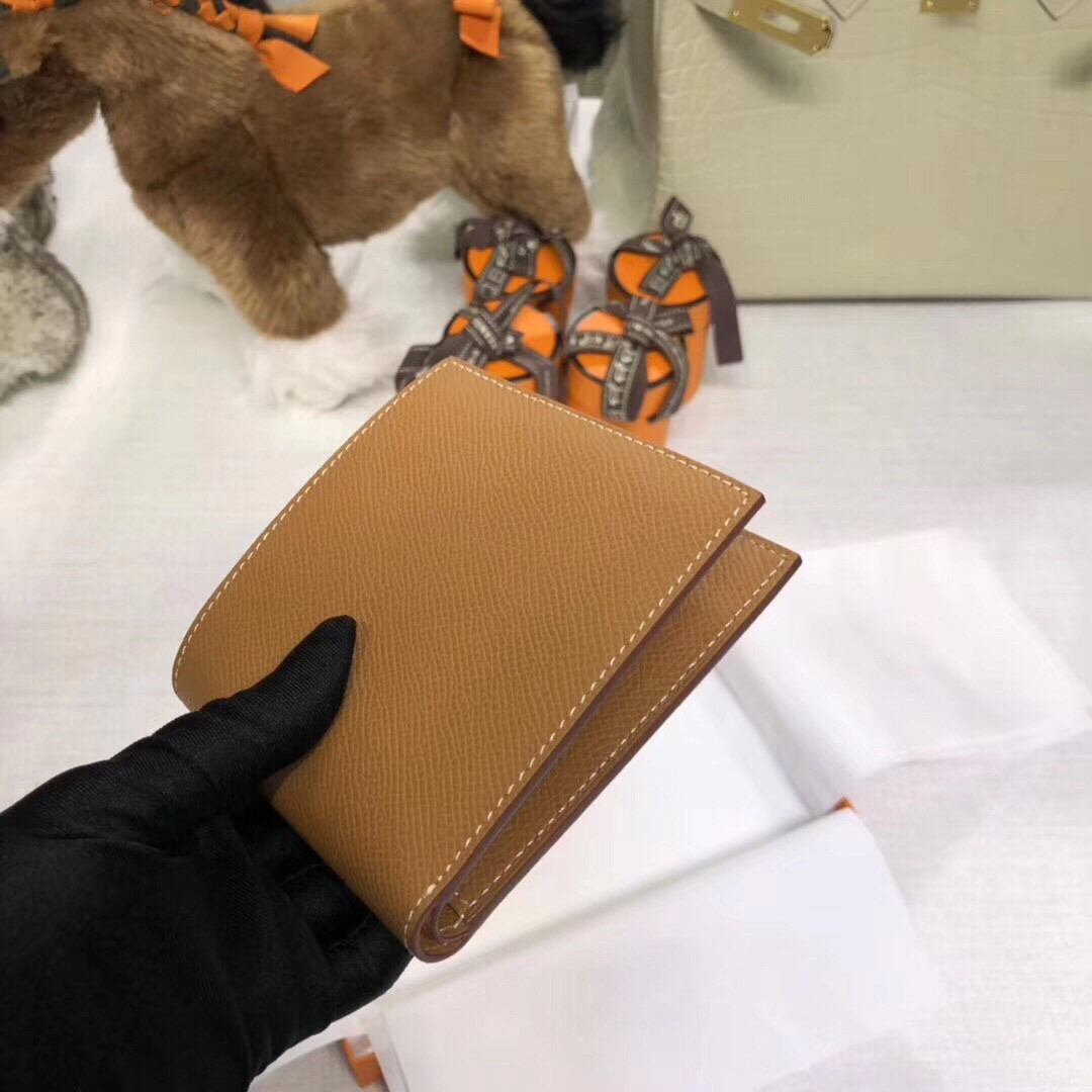 H**me5  poker compact wallet