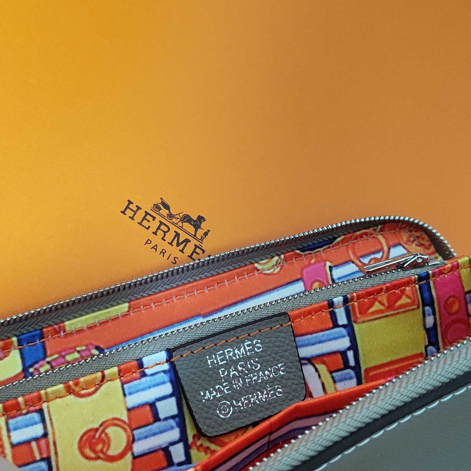 H**me5 long wallet 20x11cm