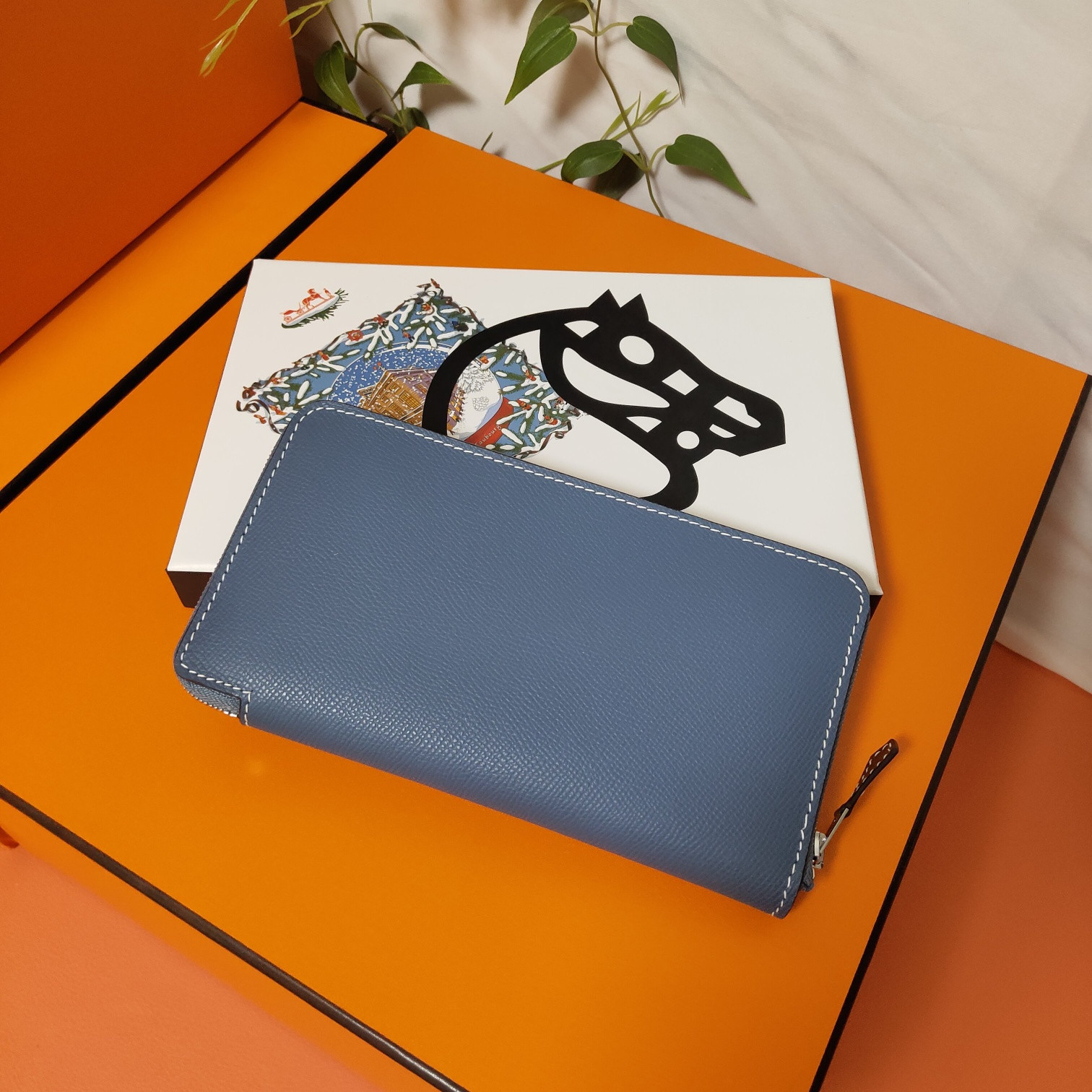 H**me5 long wallet 20x11cm