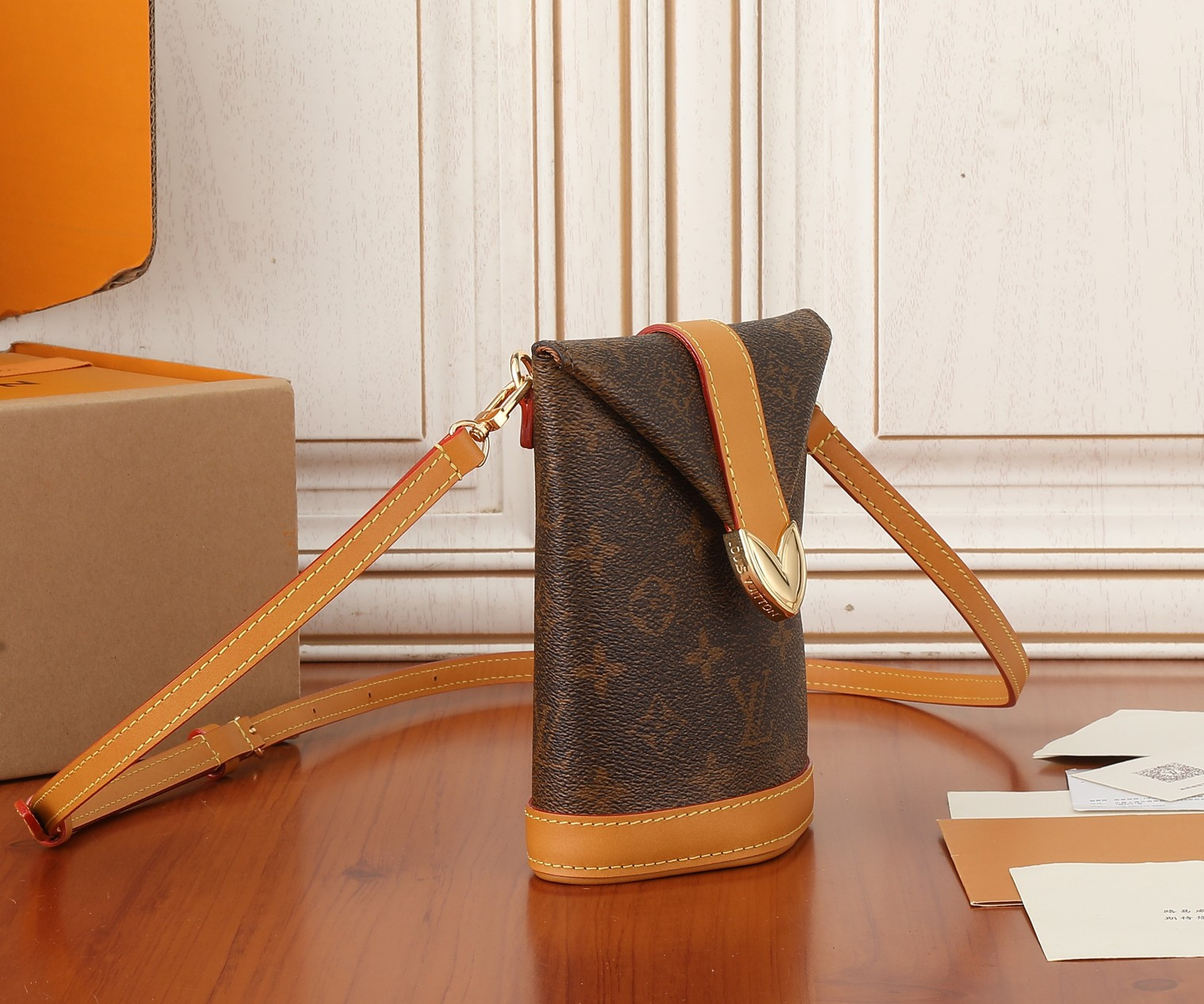 LV Envelope Pouch M11629 12.5x18x8.5CM
