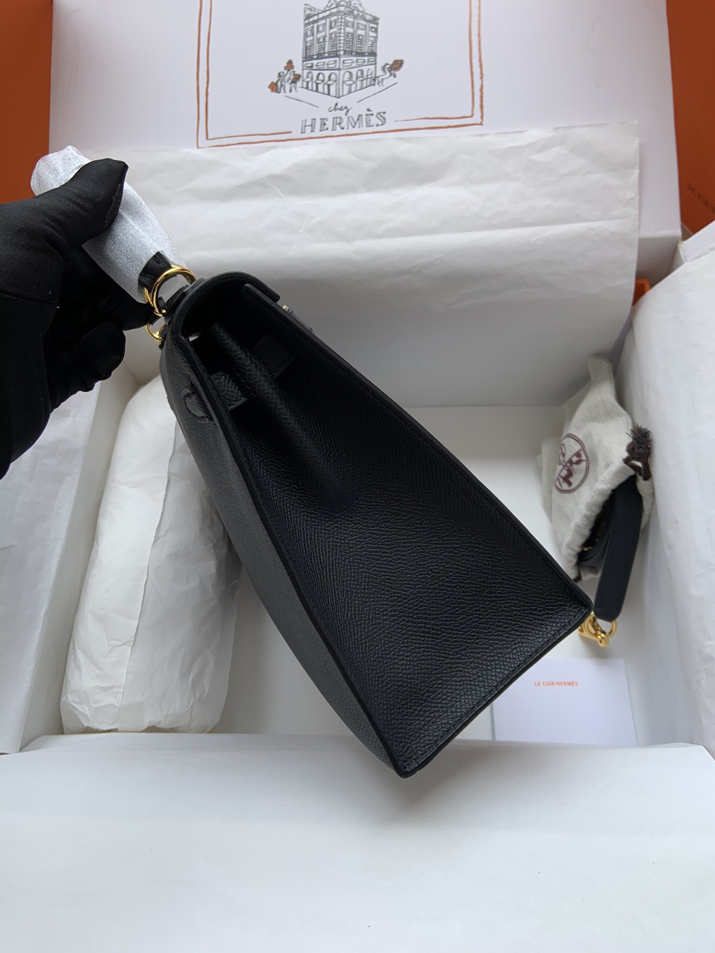 HERMÈS Kelly Gold-tone Hardware 25 28