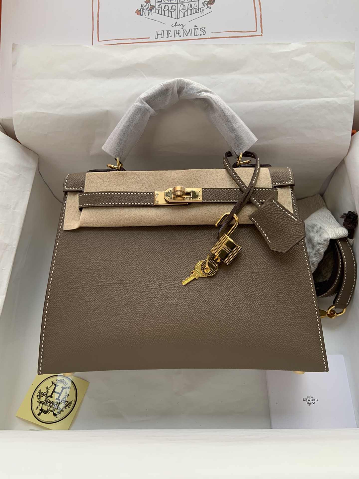 HERMÈS Kelly Gold-tone Hardware 25 28
