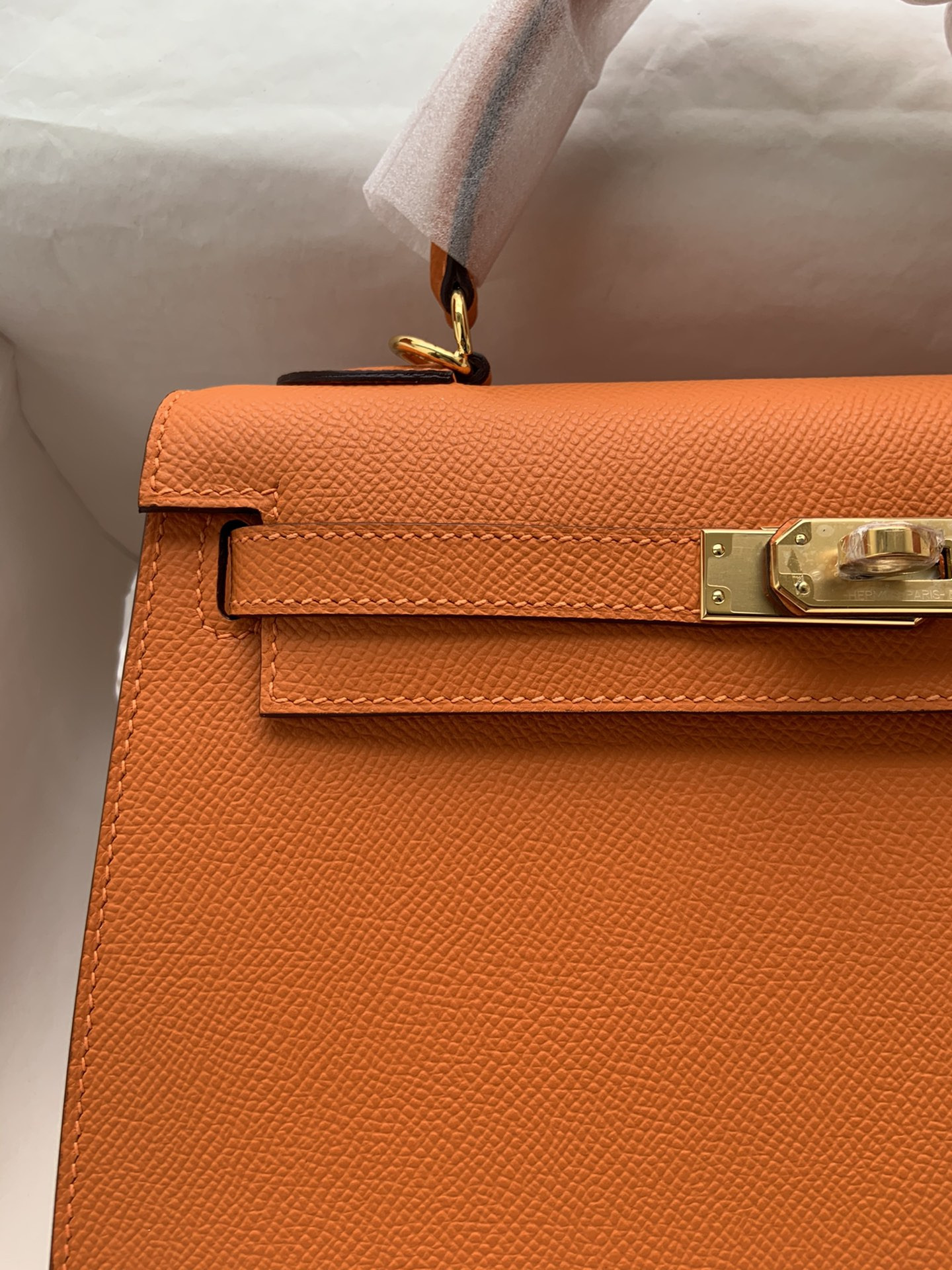 HERMÈS Kelly Gold-tone Hardware 25 28