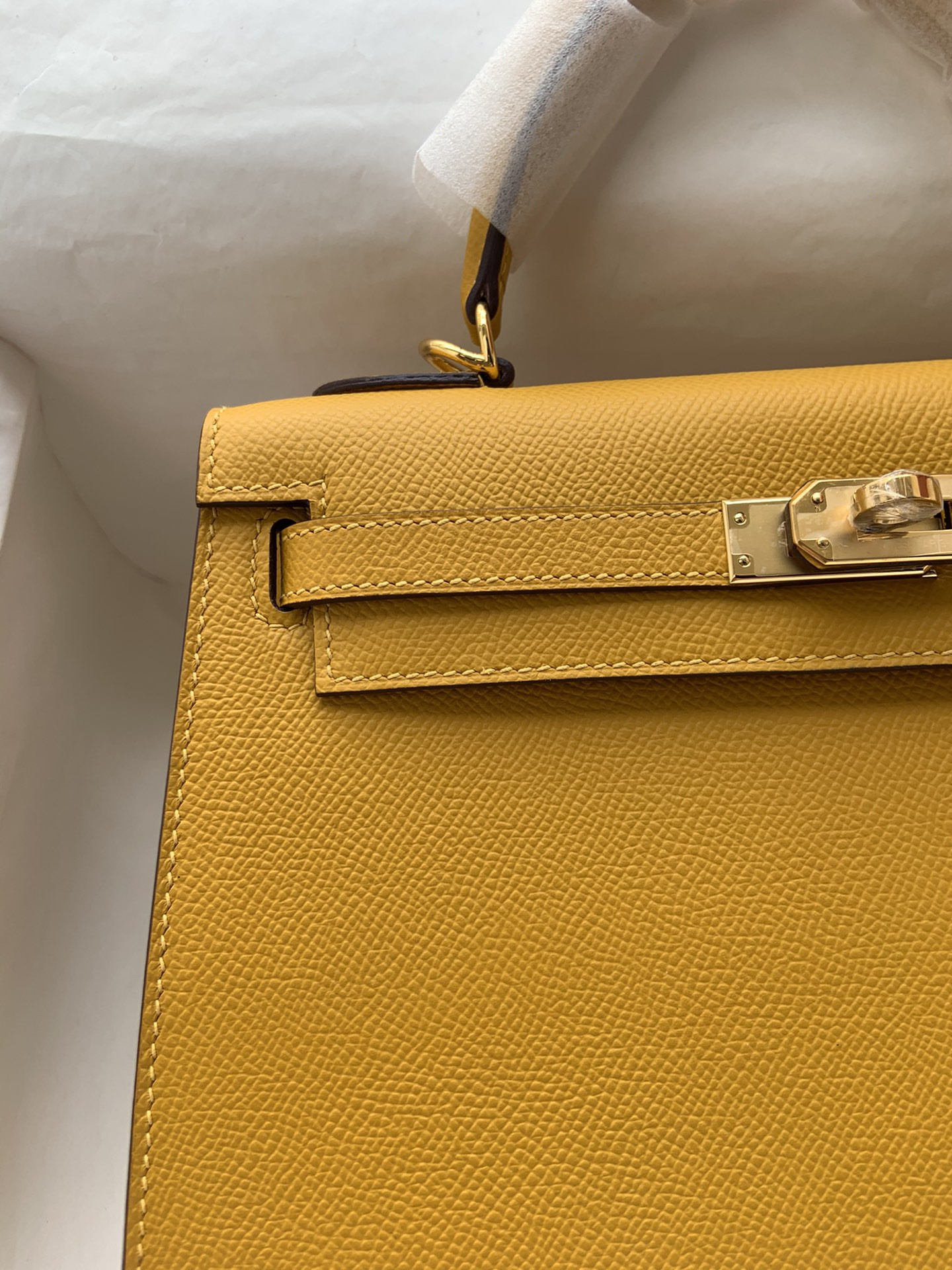HERMÈS Kelly Gold-tone Hardware 25 28