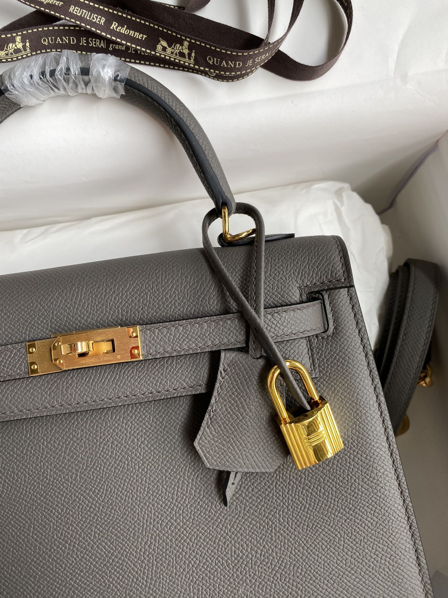 HERMÈS Kelly Gold-tone Hardware 25 28