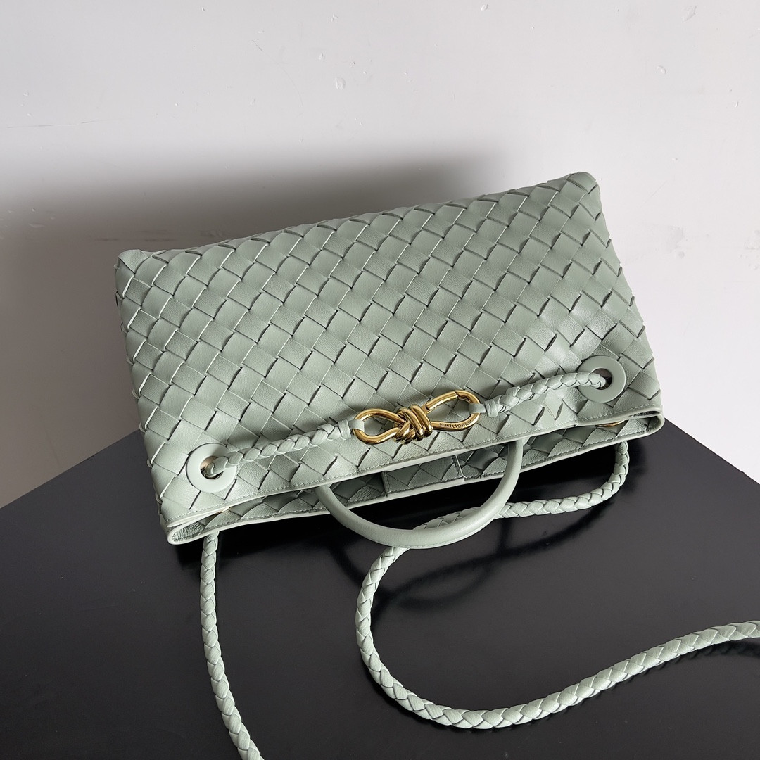bo*te*ga Ve*ne*ta east-west andiamo 29x10x18cm