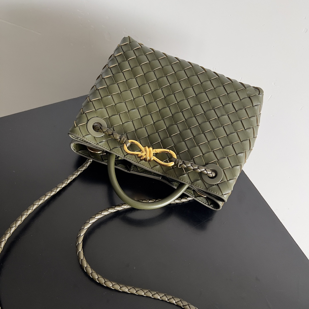 bo*te*ga Ve*ne*ta small andiamo 25x22x10.5cm