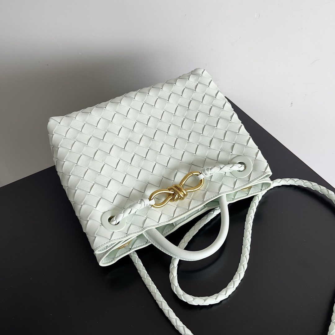 bo*te*ga Ve*ne*ta small andiamo 25x22x10.5cm