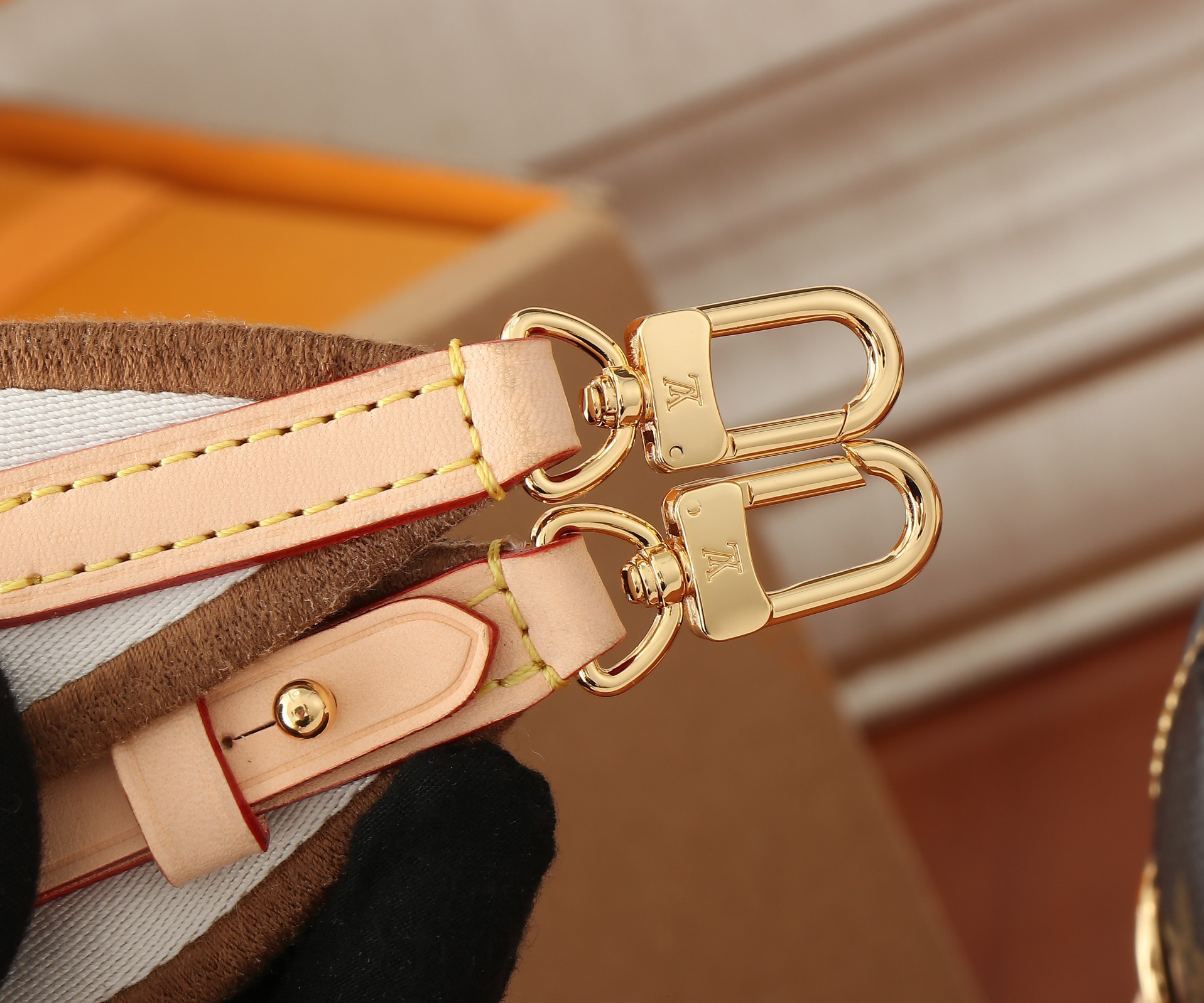 LV Speedy 18  M46970 18x12.5x11CM