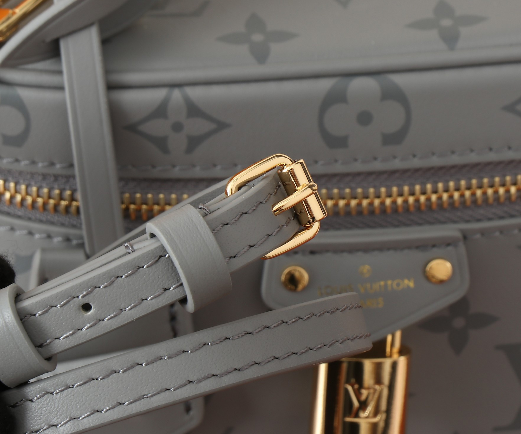 LV Vanity Chain Pouch Nice 24SS M12427 19x11.5x6.5CM