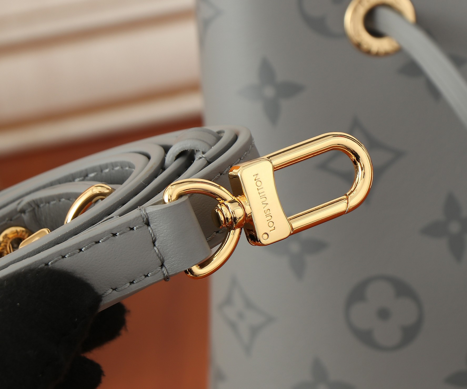 LV Néonoé BB  Monogram Ink M12749 20x20x13CM