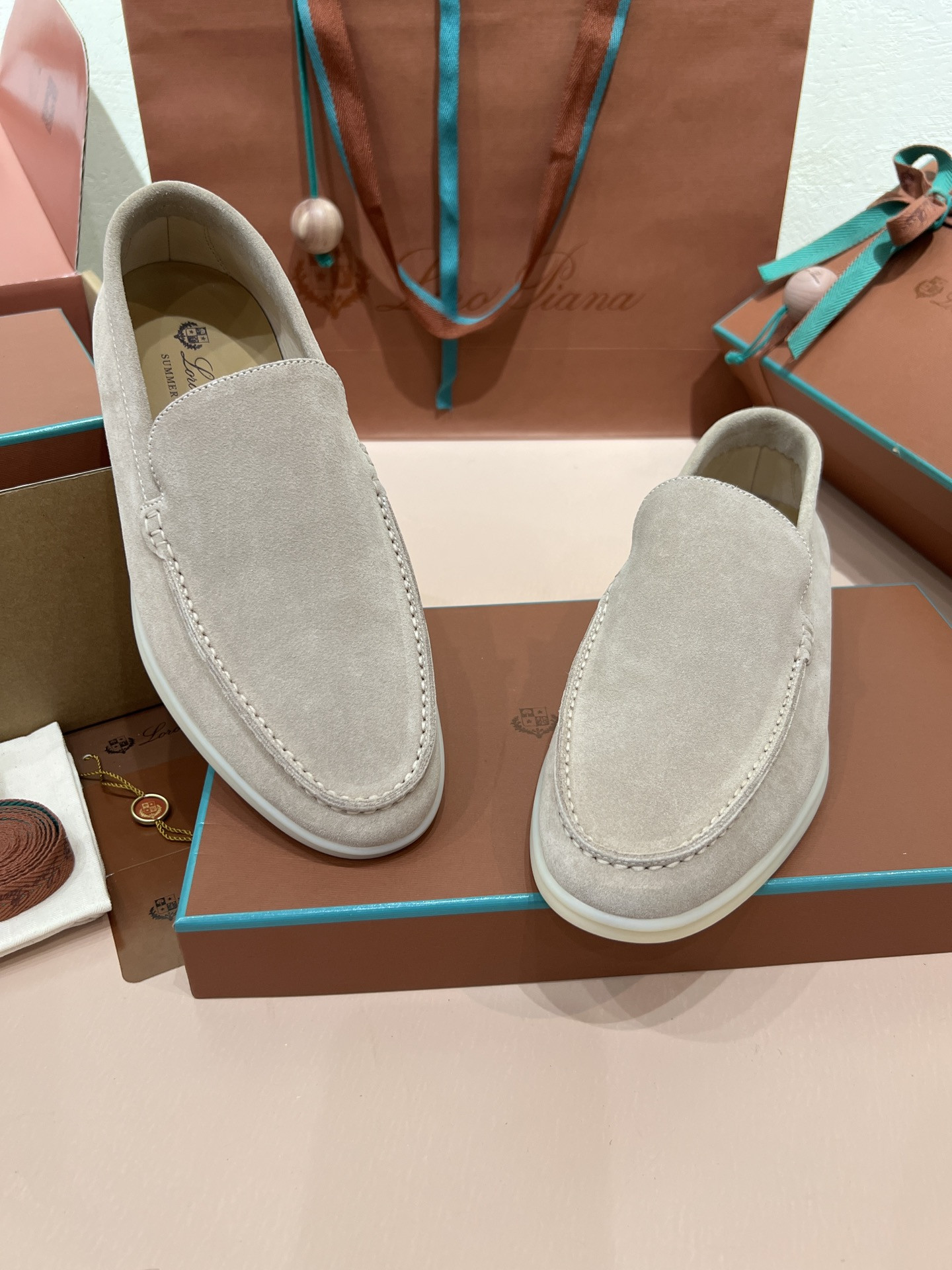 ua L**o p*ana summer walk loafers
