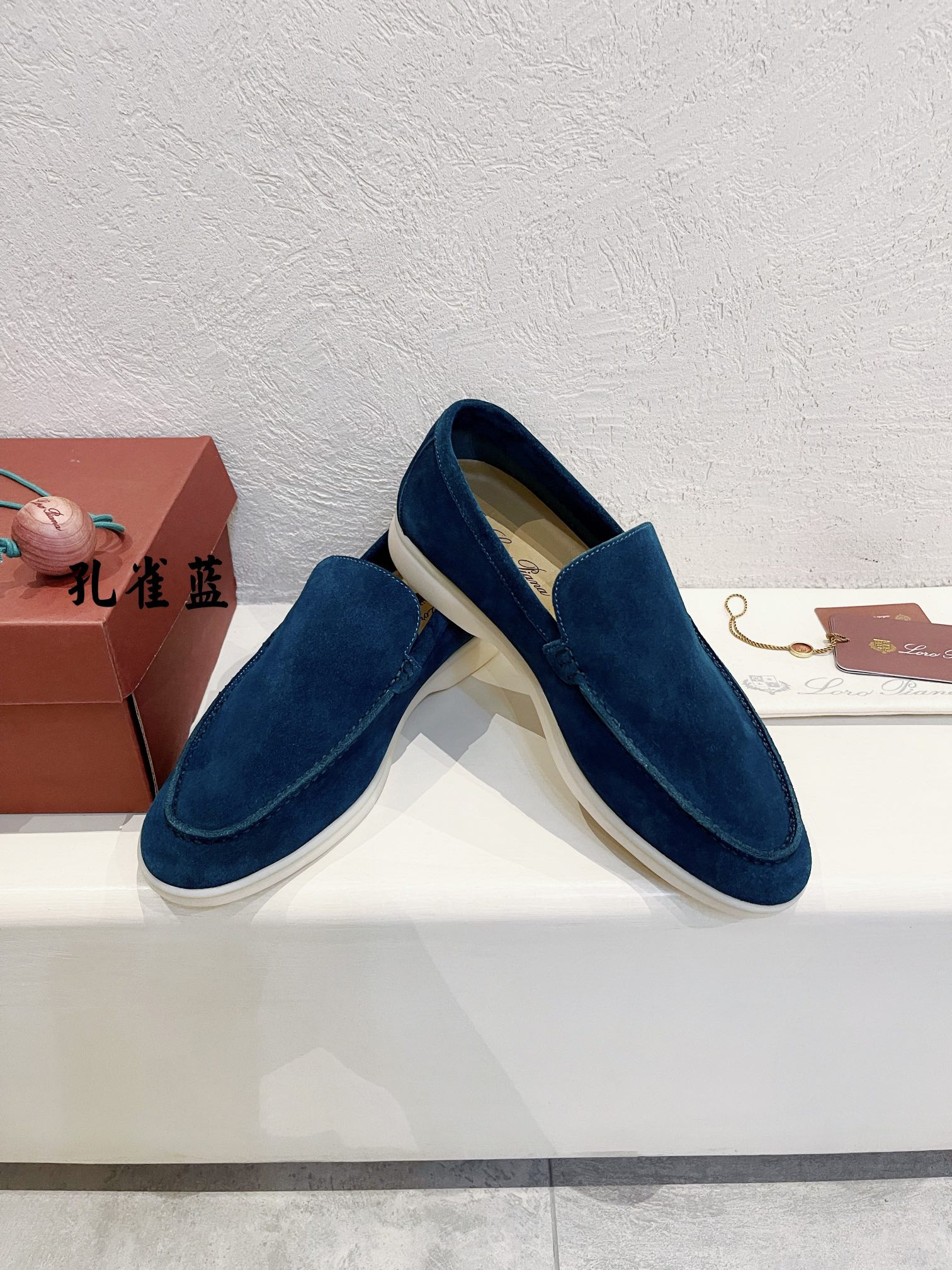 ua L**o p*ana summer walk loafers