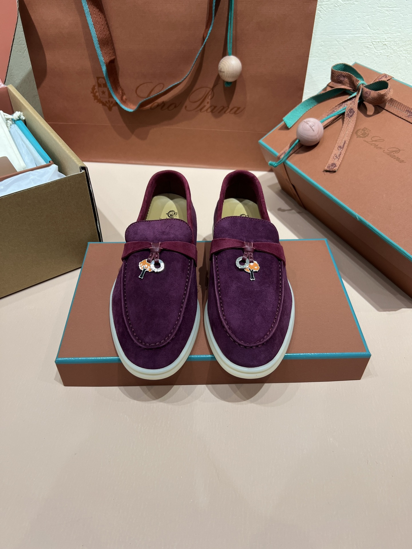 ua L**o p*ana summer charms walk loafers