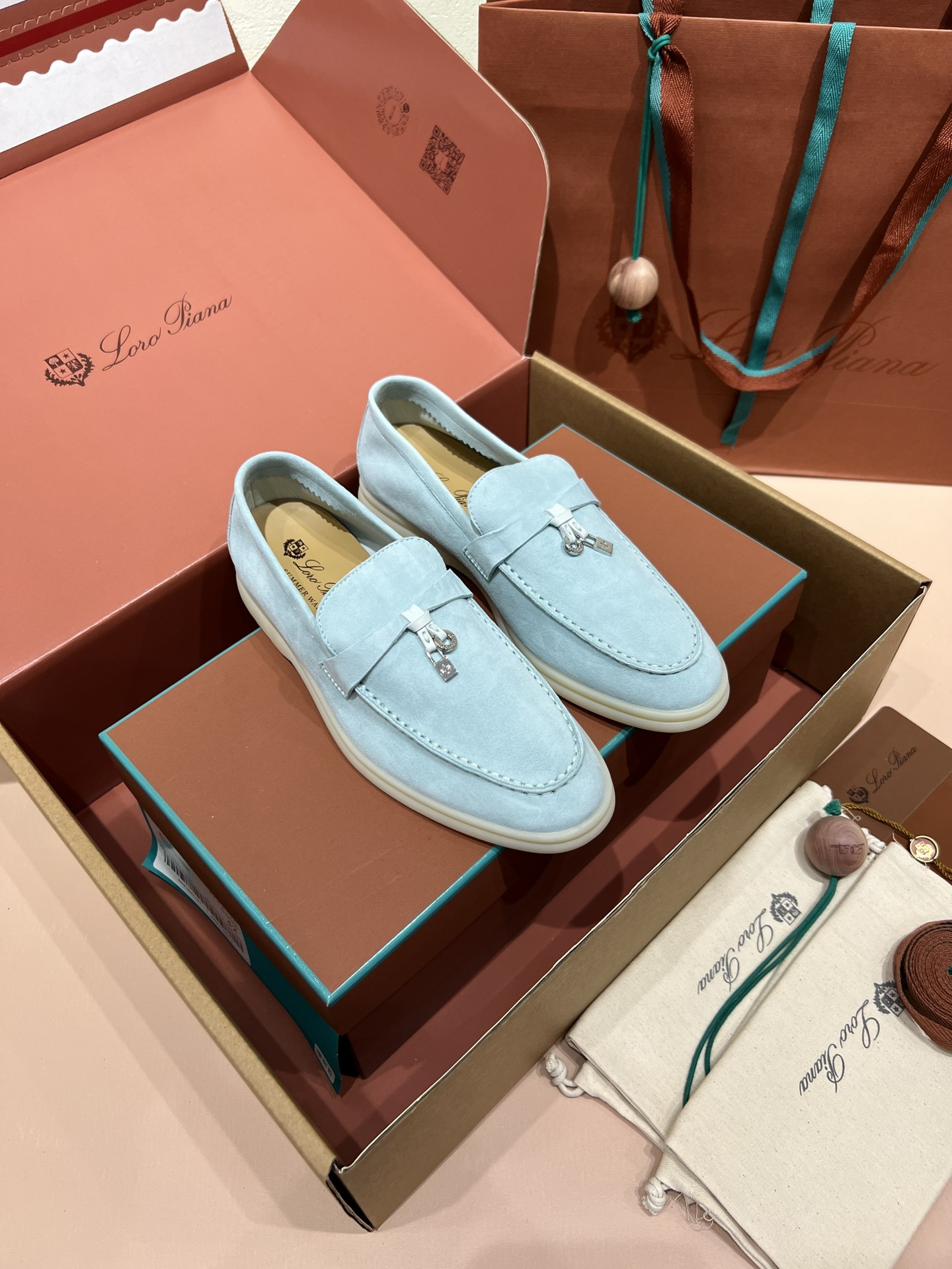 ua L**o p*ana summer charms walk loafers