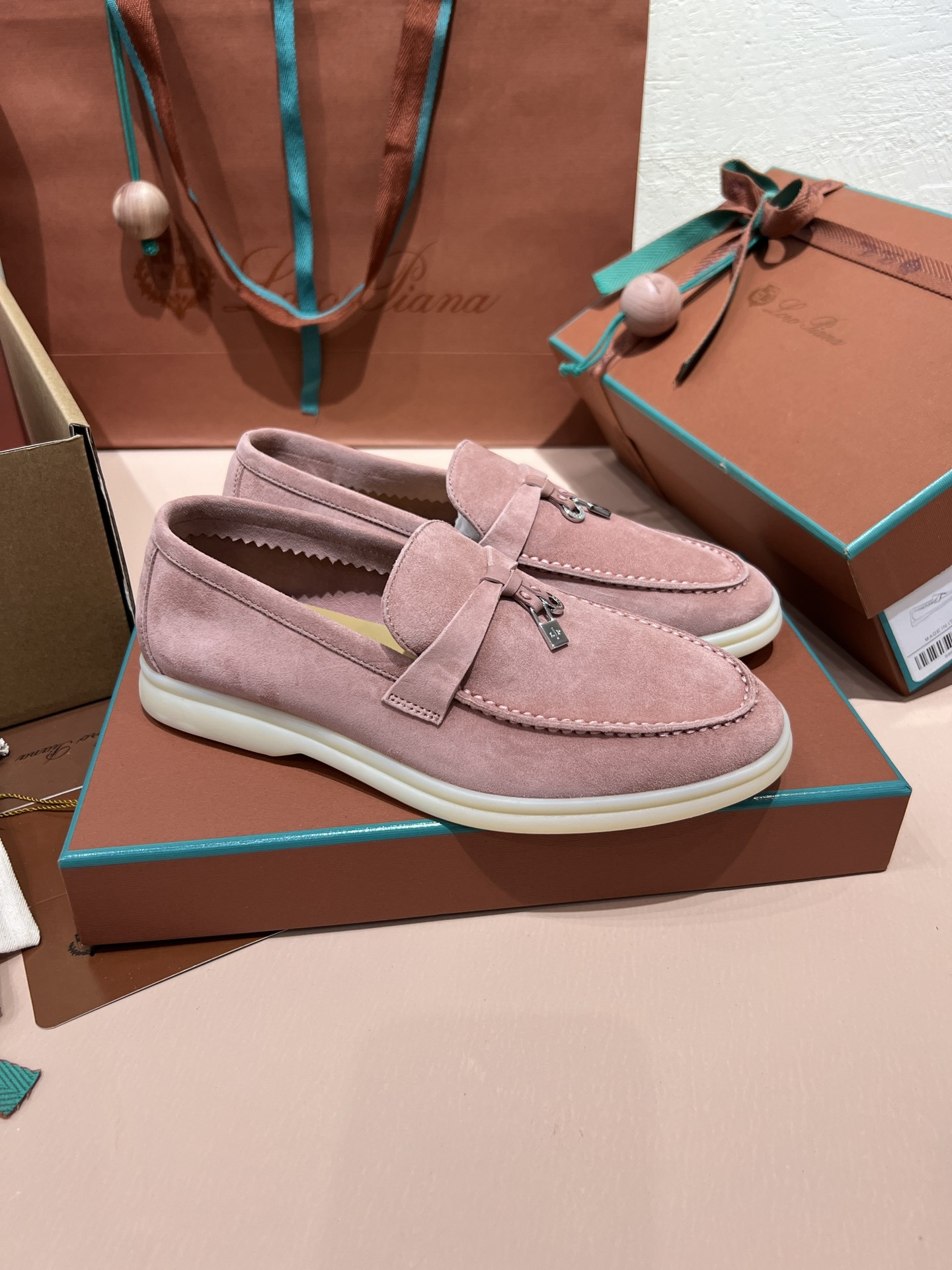 ua L**o p*ana summer charms walk loafers