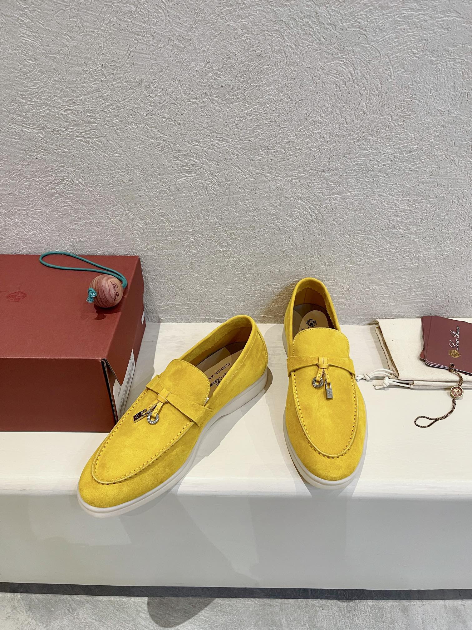 ua L**o p*ana summer charms walk loafers