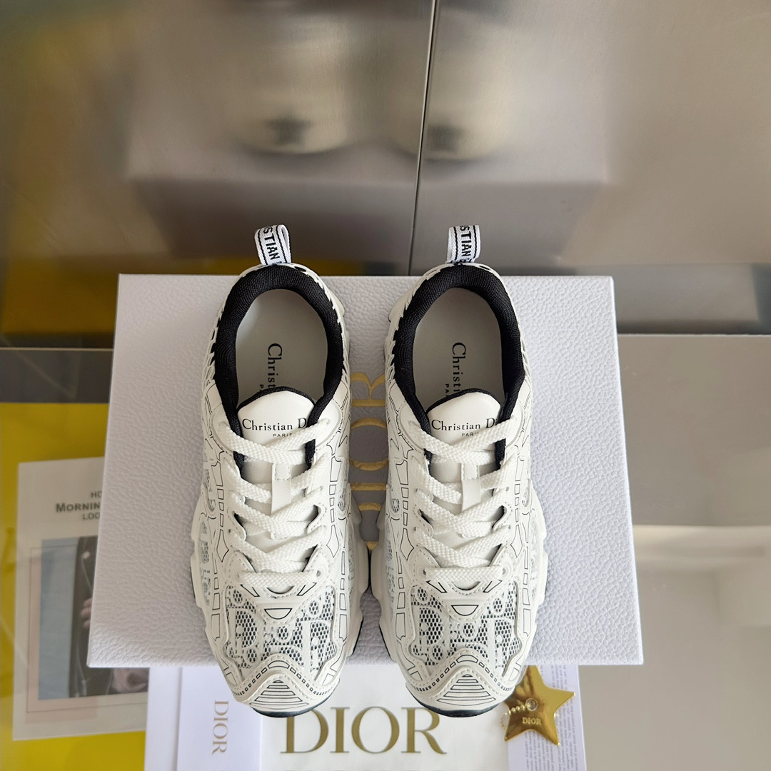 ua D*or vibe sneaker