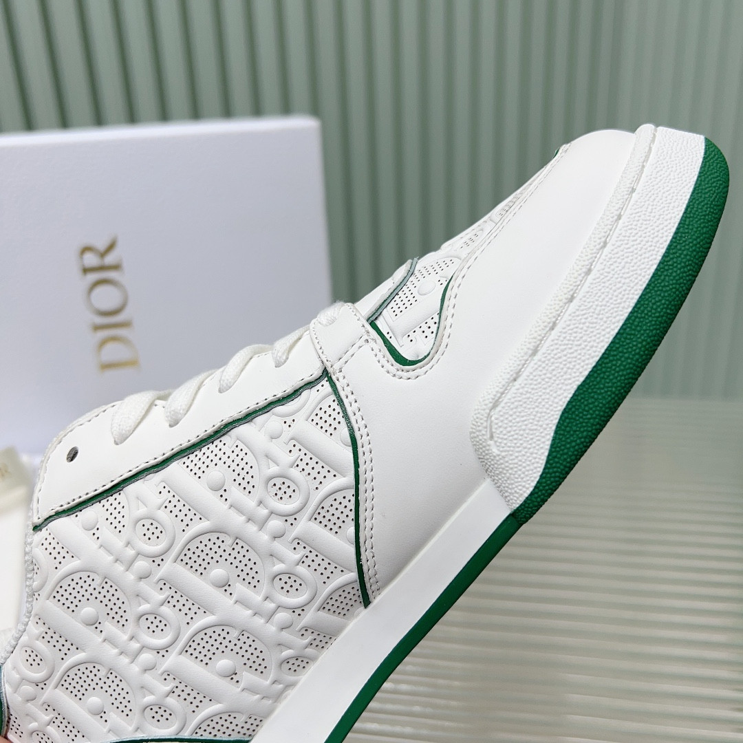 ua D*or one sneaker