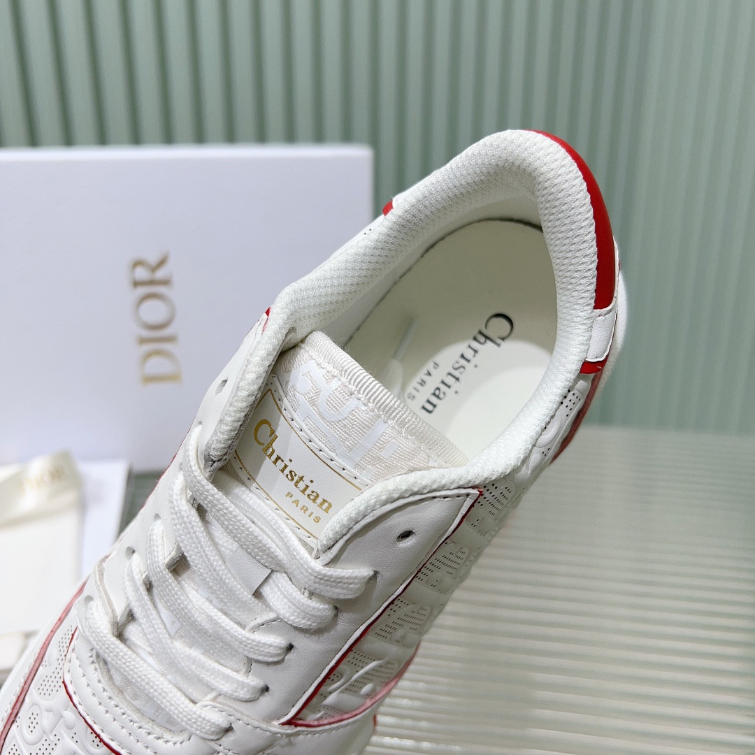 ua D*or one sneaker