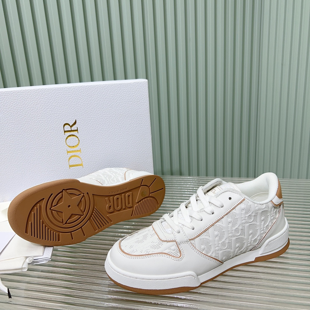 ua D*or one sneaker