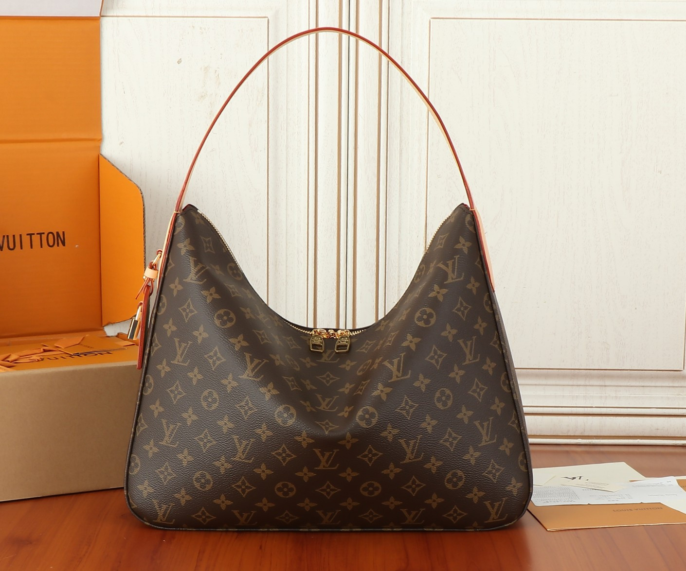 LV Slouchy MM M12098 31 x 11 x 40 cm