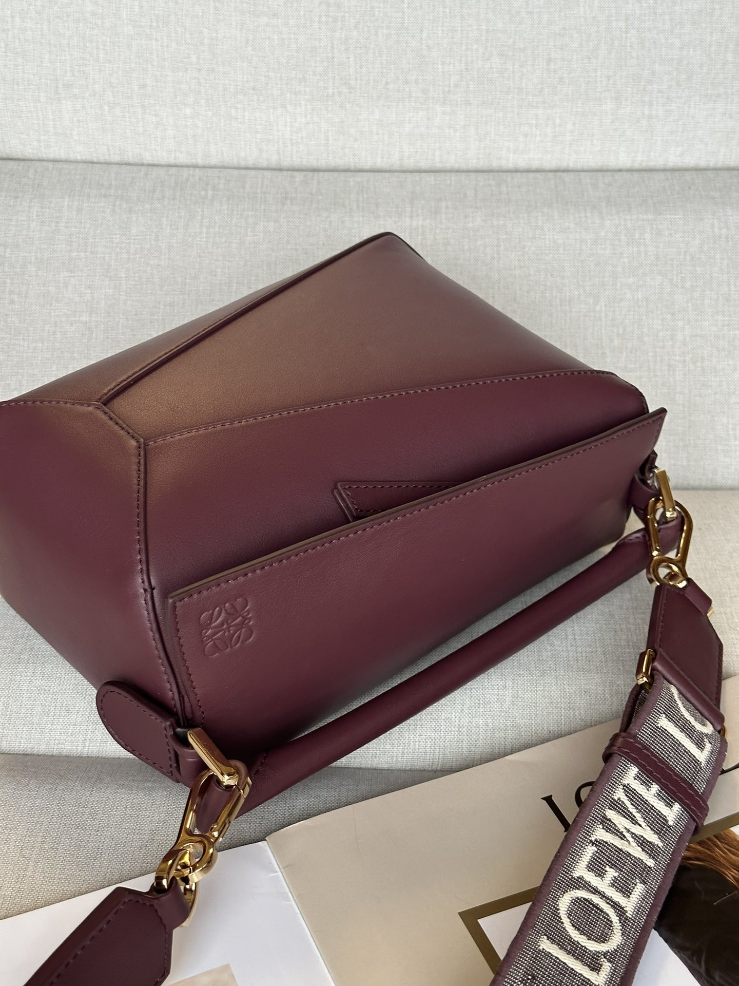 L0ew* small puzzle bag in classic calfskin 24x10.5x16.5cm