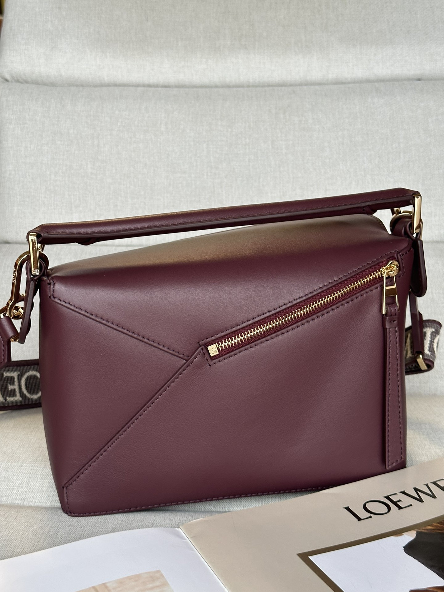 L0ew* small puzzle bag in classic calfskin 24x10.5x16.5cm