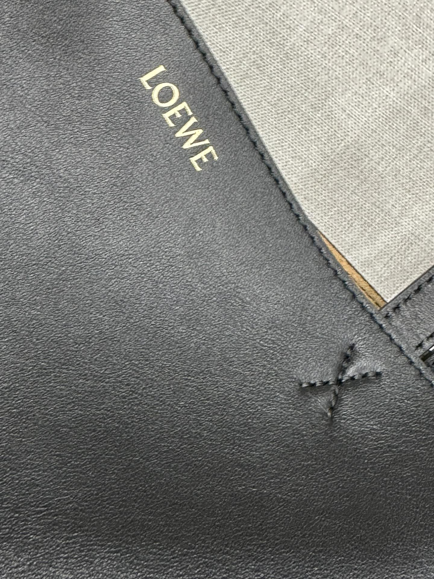 L0ew* medium puzzle fold tote in shiny calfskin 25.5x14.5x31.5cm