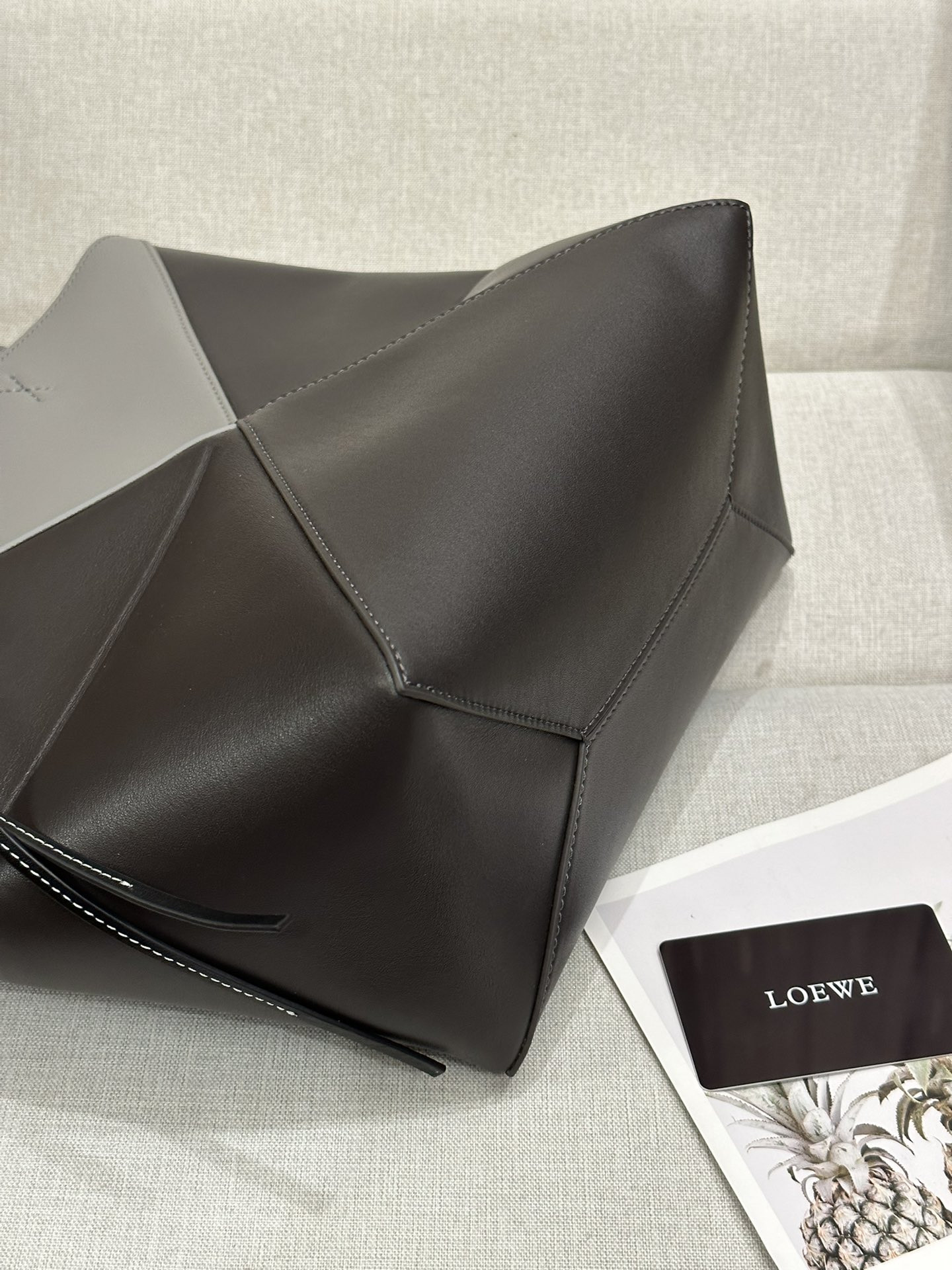 L0ew* medium puzzle fold tote in shiny calfskin 25.5x14.5x31.5cm
