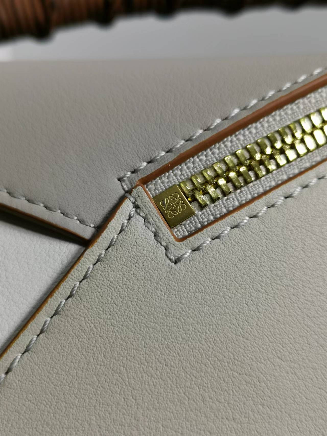 L0ew* small puzzle bag in classic calfskin 24x10.5x16.5cm