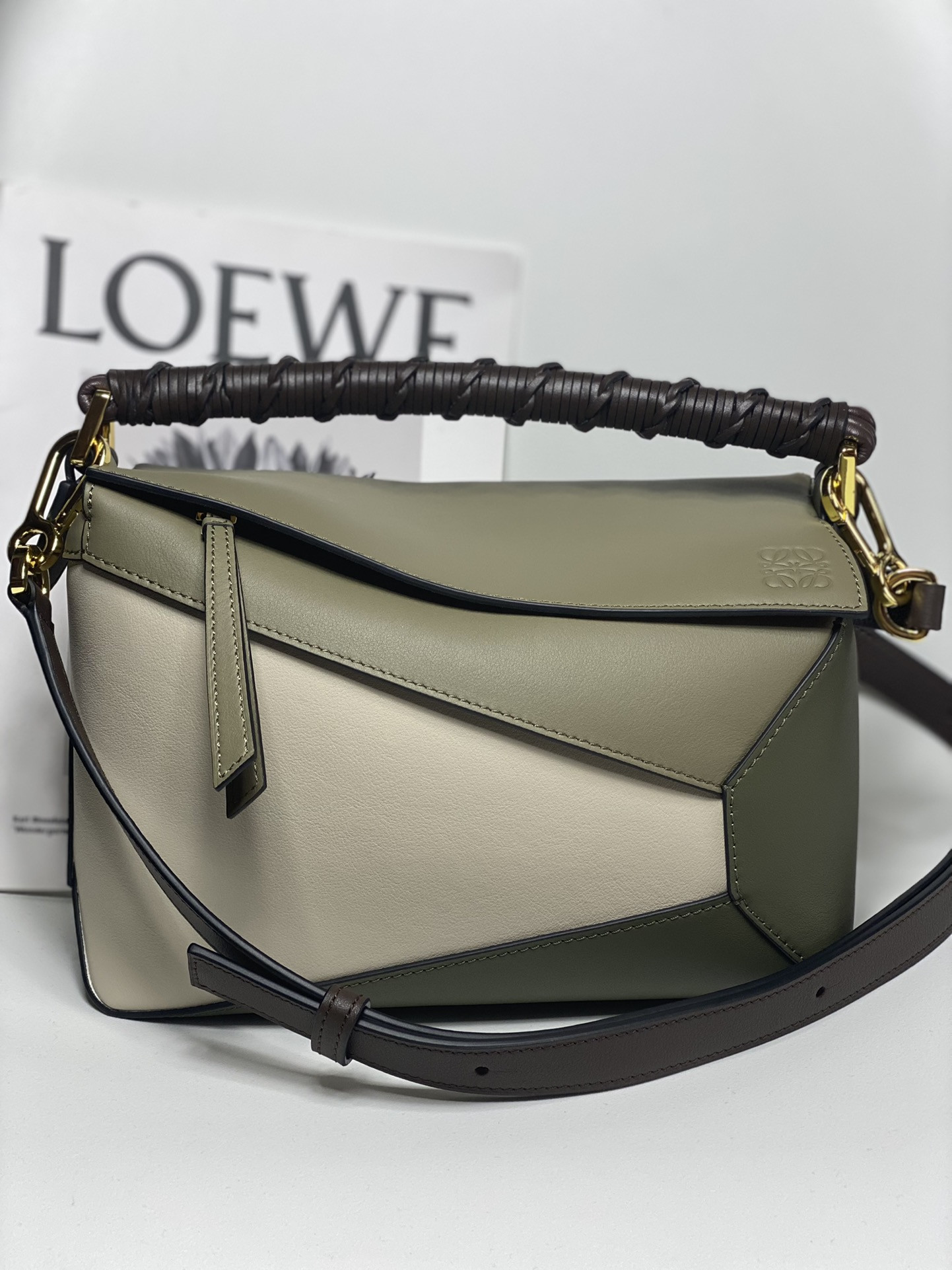 L0ew* small puzzle bag in classic calfskin 24x10.5x16.5cm