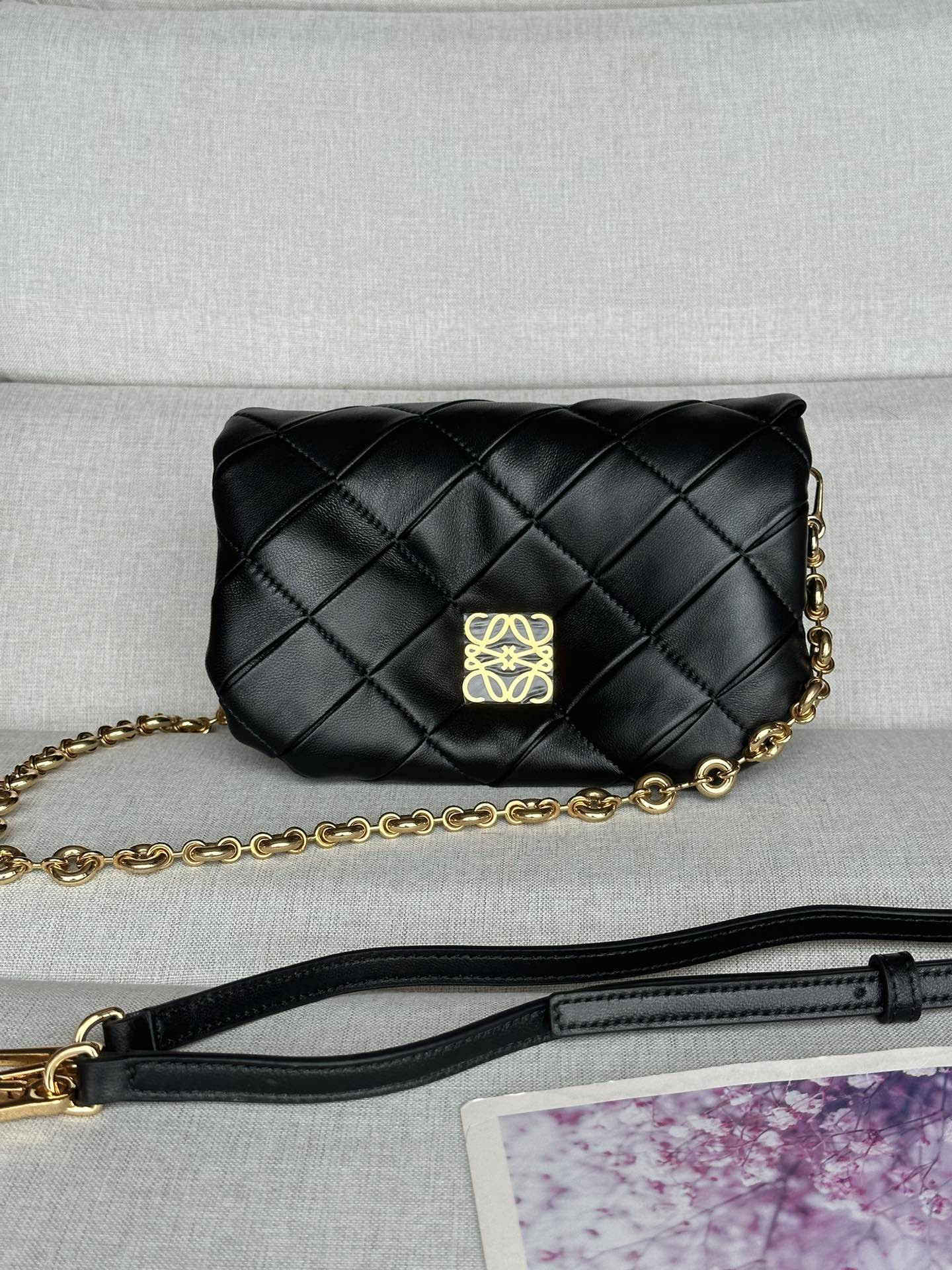 L0ew* mini puffer goya in pleated shiny nappa lambskin 20x6x13cm