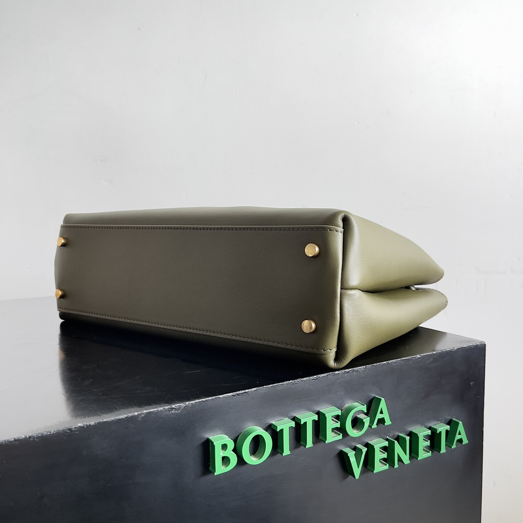bo*te*ga Ve*ne*ta medium andiamo 32x25x11cm